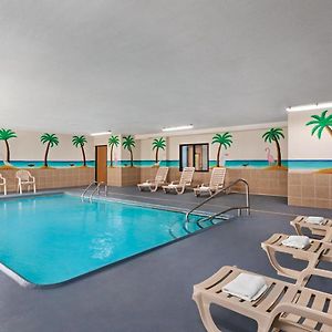 Days Inn By Wyndham Kansas City International Airport